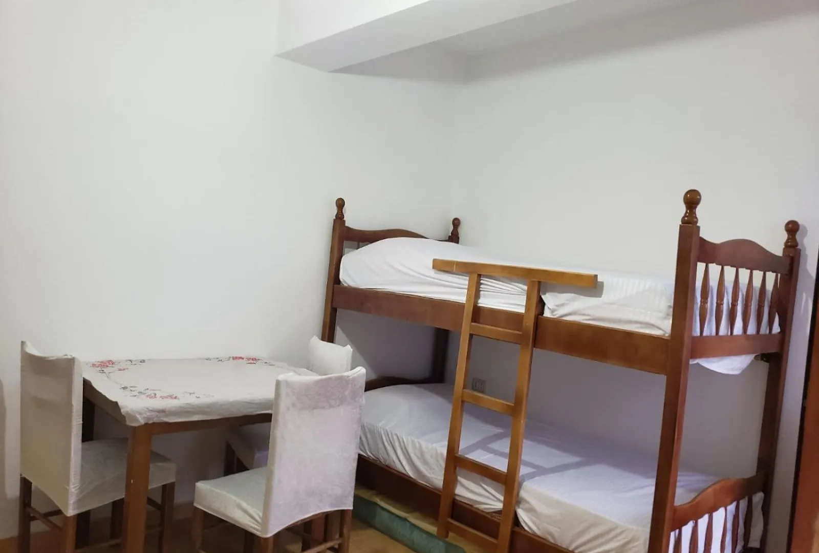 公寓式酒店 Hotel Rozafa Velipoje Baks-Rrjoll