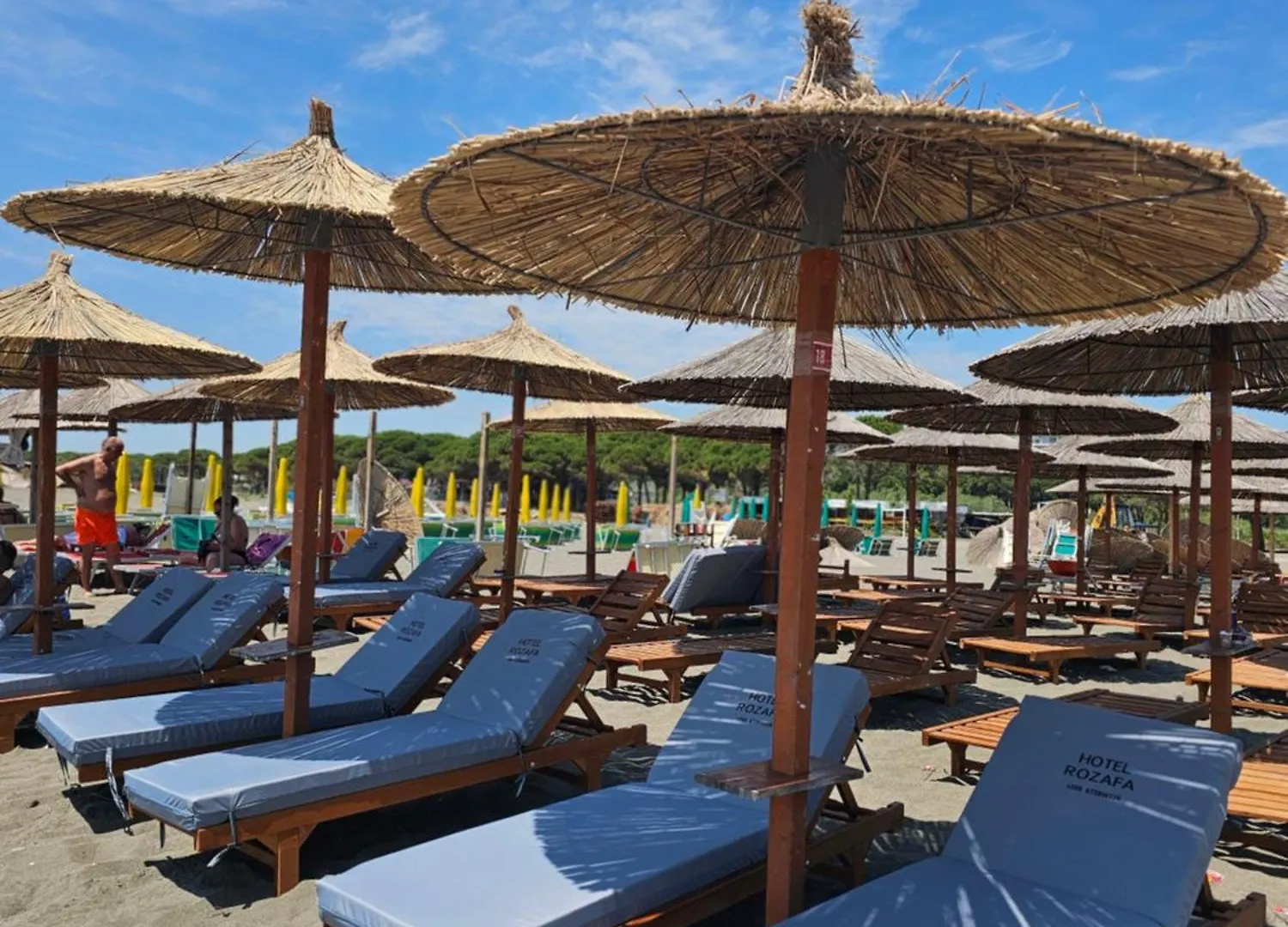 Hotel Rozafa Velipoje Baks-Rrjoll 公寓式酒店